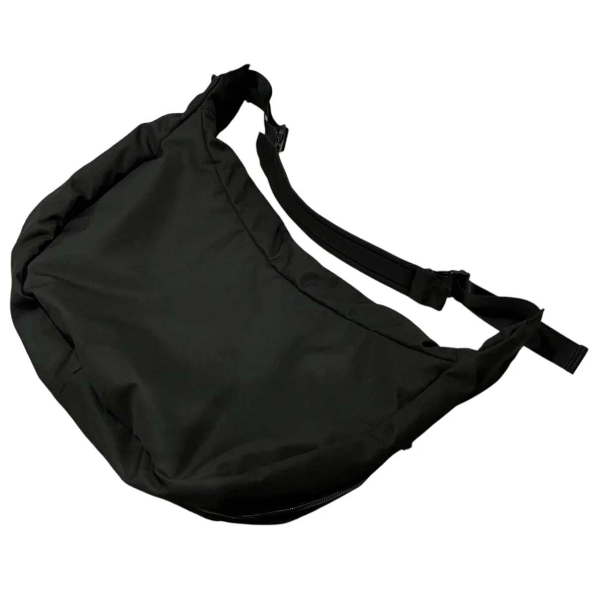 【New Bottom Zip Bag】メッセンジャーバッグ25AWSU10BLACK